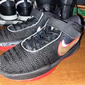 Nike LeBron XX 20 Black/Black-University Red Trinity Bred
